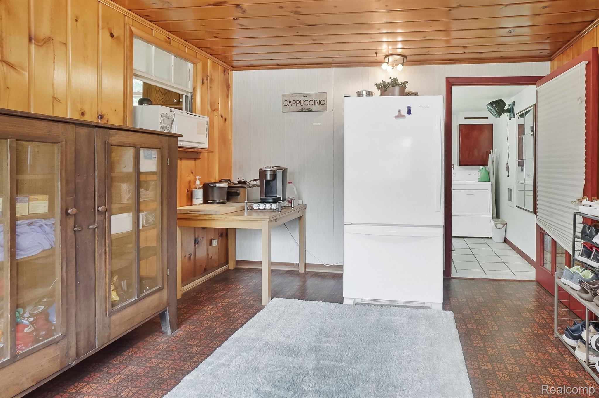 3707 Judd Road Milan, MI 48160 - Photo 24 of 39 large knotty pine room