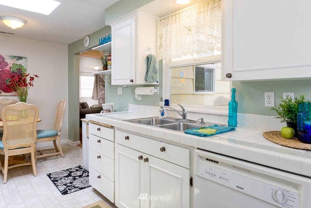 16510 3rd Avenue Southeast Bothell, WA 98012 - Photo 10 of 24 Gallery Image 10