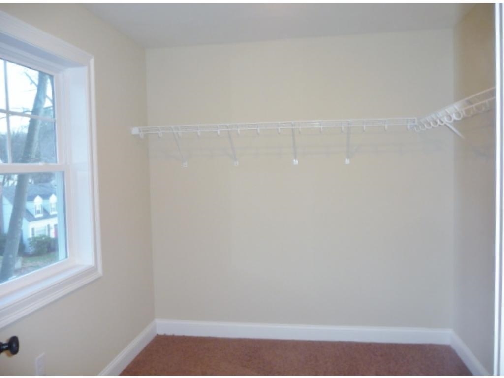 214 Dallaire Street Manchester, NH 03104 - Photo 16 of 20