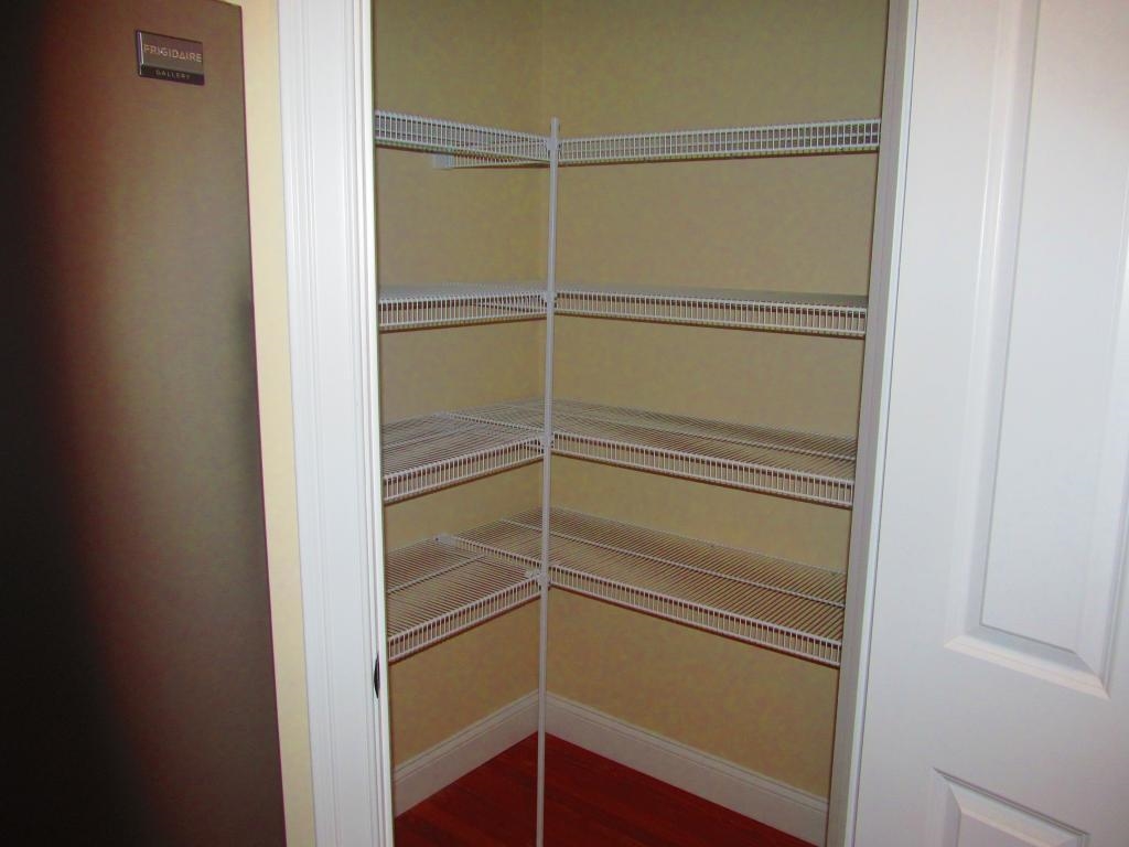 214 Dallaire Street Manchester, NH 03104 - Photo 8 of 20