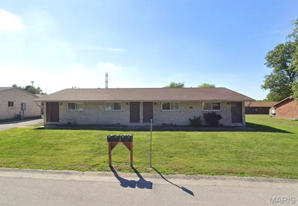 $850 | 309 Baltes Drive, Unit B, Belleville, IL 62221