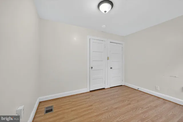 $2,300 | 115 16th Street Southeast, Washington, DC 20003