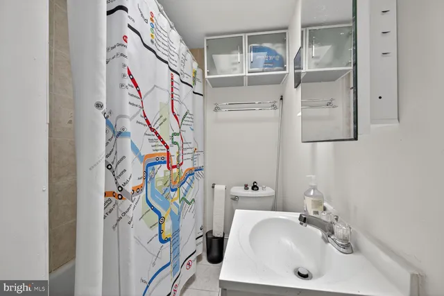 $2,300 | 115 16th Street Southeast, Washington, DC 20003