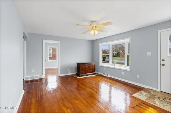 $299,900 | 3275 Franklin Street, Rotterdam, NY 12306