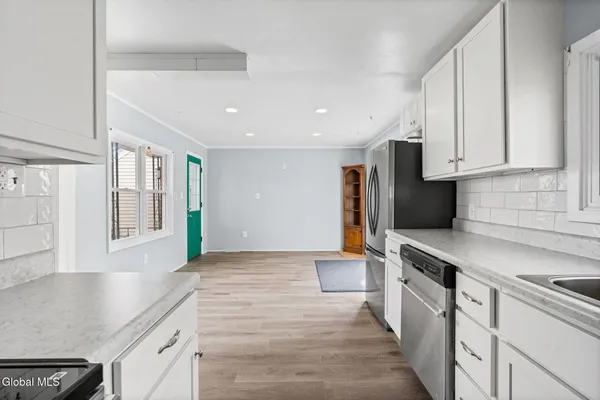 $299,900 | 3275 Franklin Street, Rotterdam, NY 12306