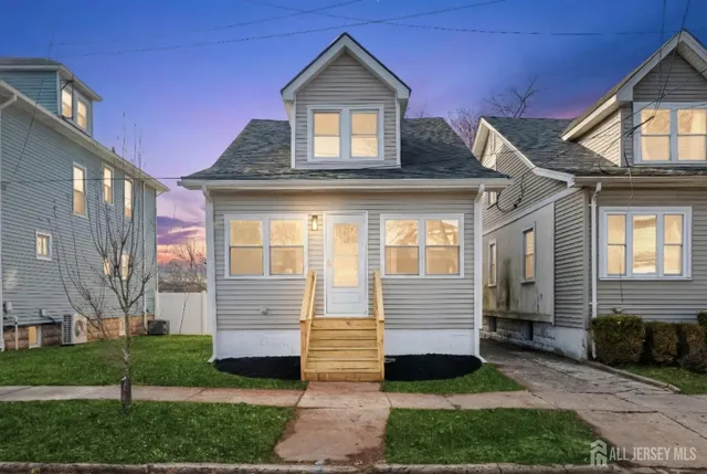 $499,900 | 38 South 6th Avenue, Highland Park, NJ 08904