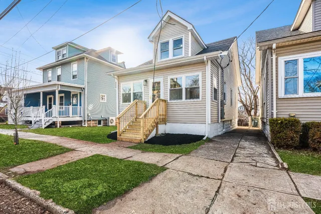 $499,900 | 38 South 6th Avenue, Highland Park, NJ 08904