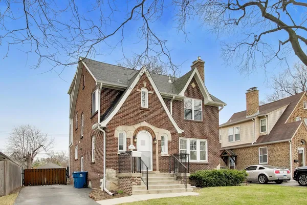 $795,000 | 403 South Wille Street, Mount Prospect, IL 60056