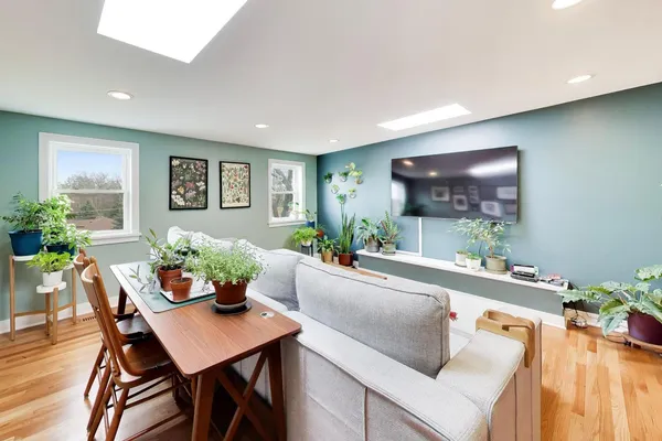 $795,000 | 403 South Wille Street, Mount Prospect, IL 60056