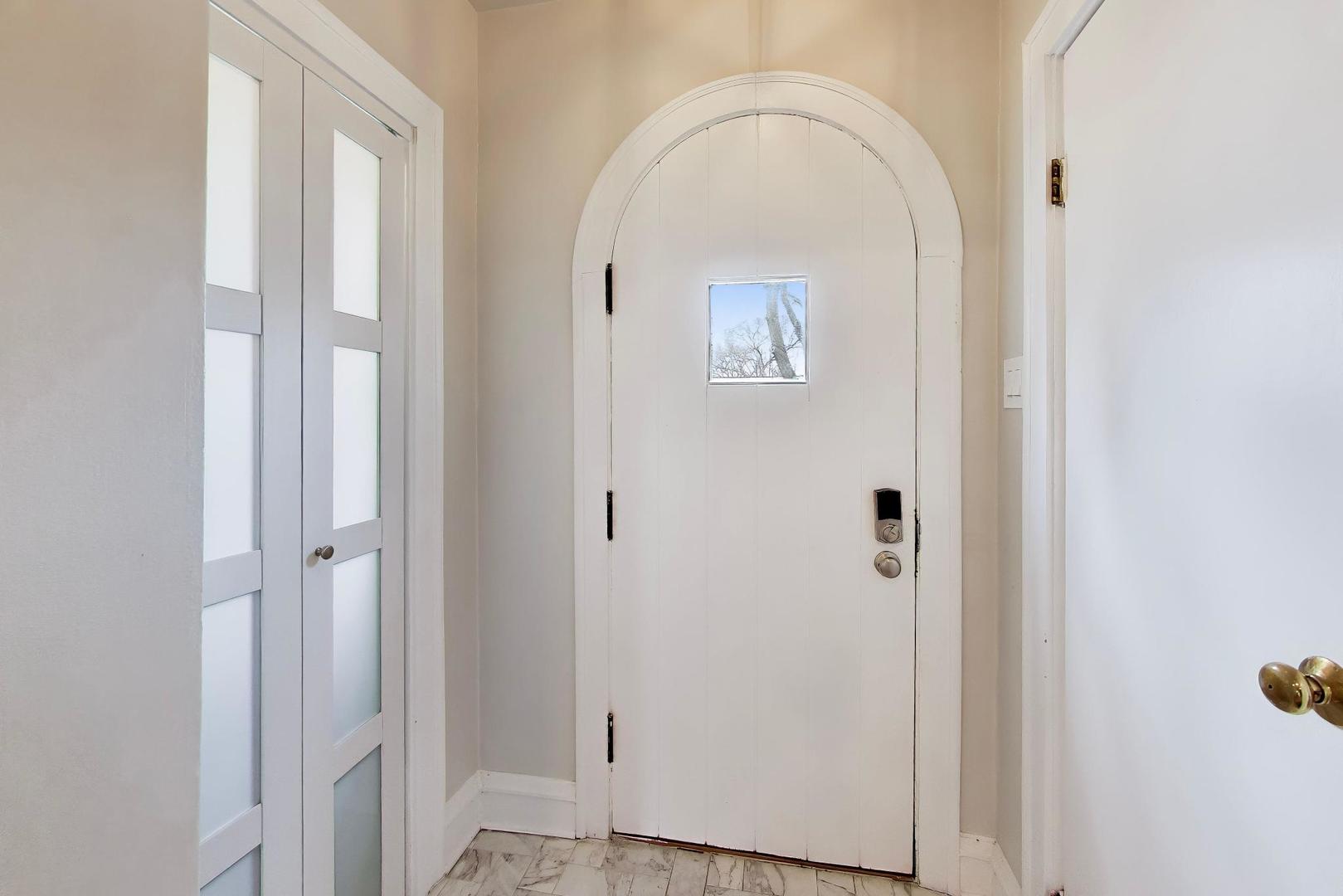 403 South Wille Street Mount Prospect, IL 60056 - Photo 4 of 48