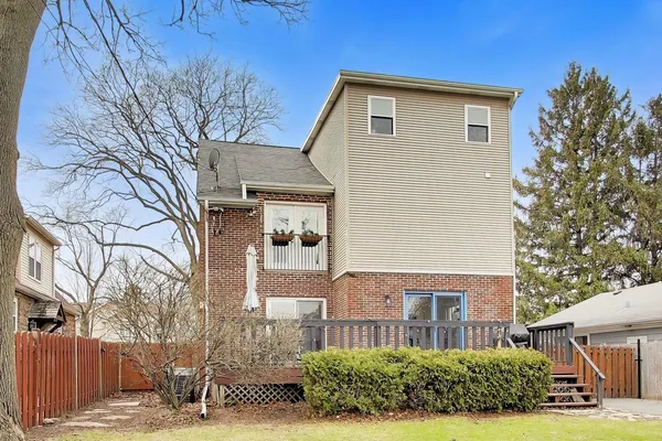 $795,000 | 403 South Wille Street, Mount Prospect, IL 60056