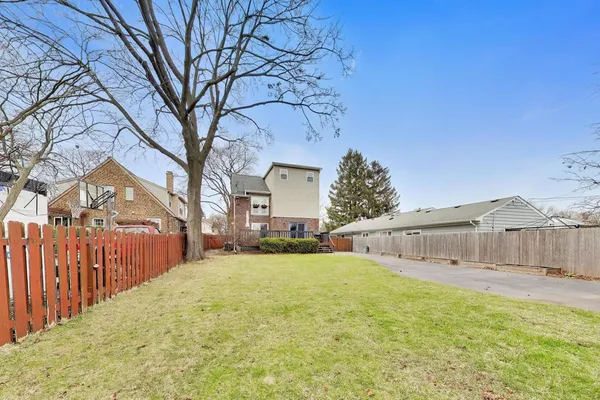 $795,000 | 403 South Wille Street, Mount Prospect, IL 60056