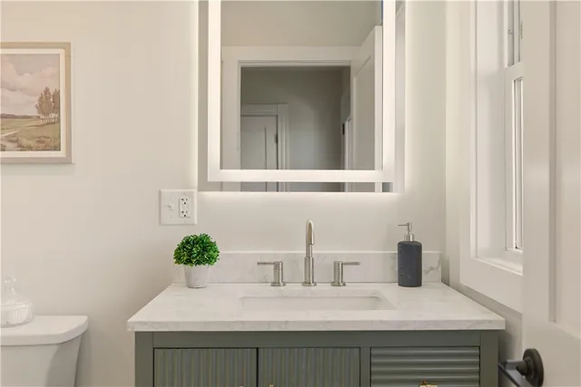 $1,650,000 | 85 Bayview Avenue, Bristol, RI 02809