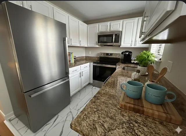 $2,850 | 94 B Charles River Road, Unit B, Waltham, MA 02453