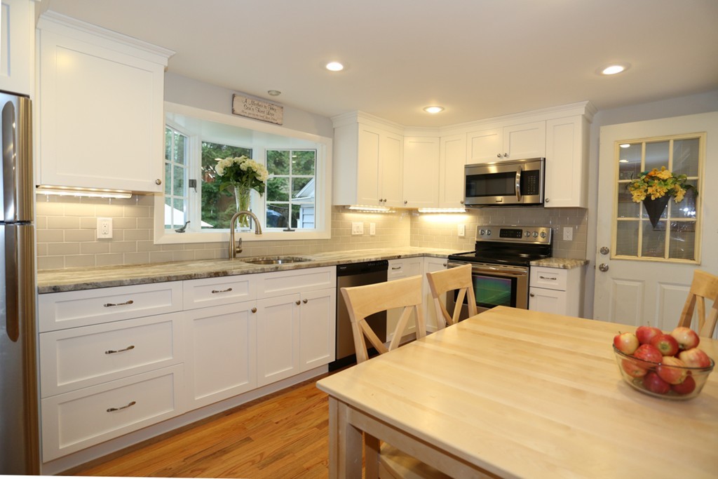 587 Greendale Avenue Needham, MA 02492 - Photo 11 of 25