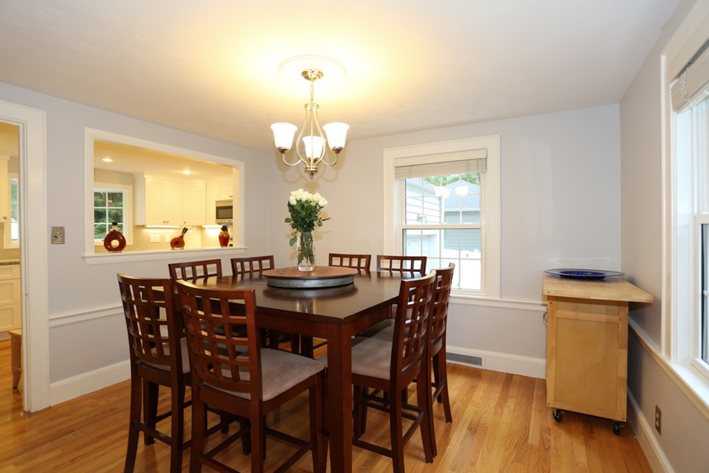 587 Greendale Avenue Needham, MA 02492 - Photo 14 of 25