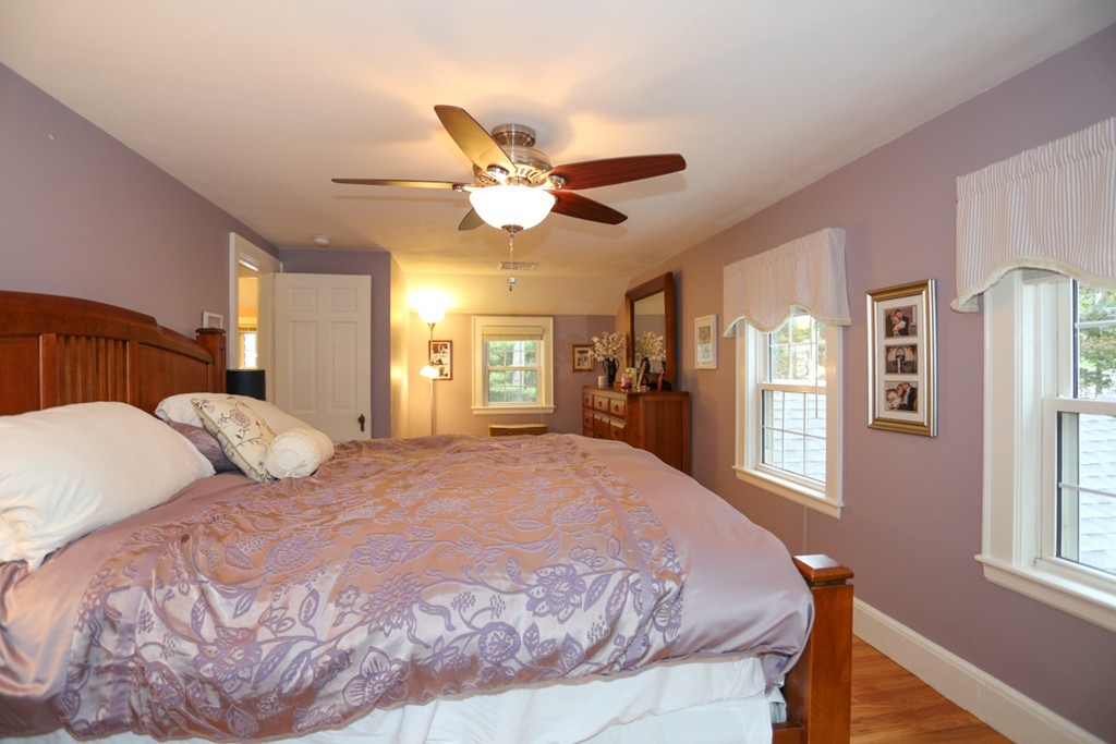 587 Greendale Avenue Needham, MA 02492 - Photo 15 of 25