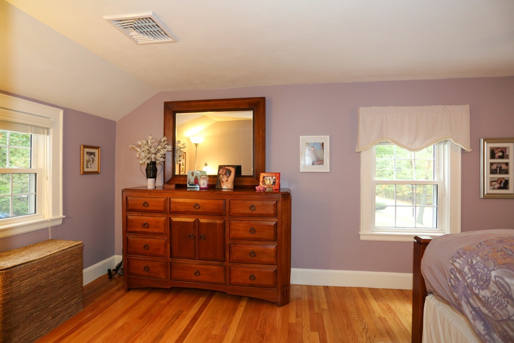 587 Greendale Avenue Needham, MA 02492 - Photo 16 of 25