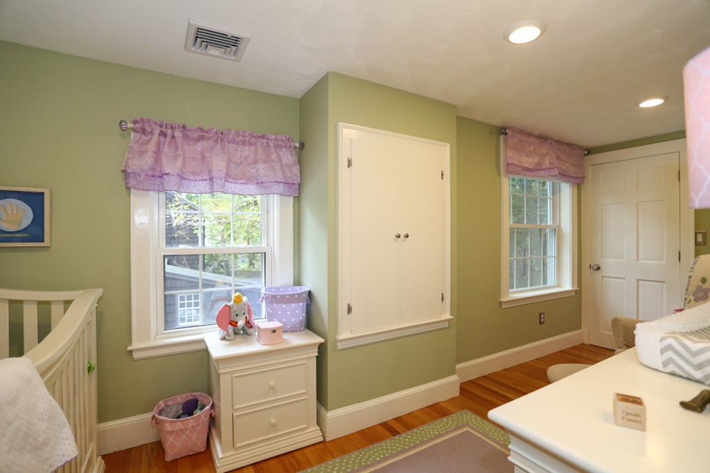 587 Greendale Avenue Needham, MA 02492 - Photo 20 of 25