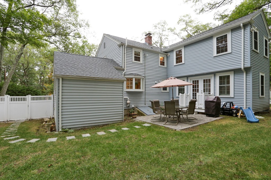 587 Greendale Avenue Needham, MA 02492 - Photo 2 of 25