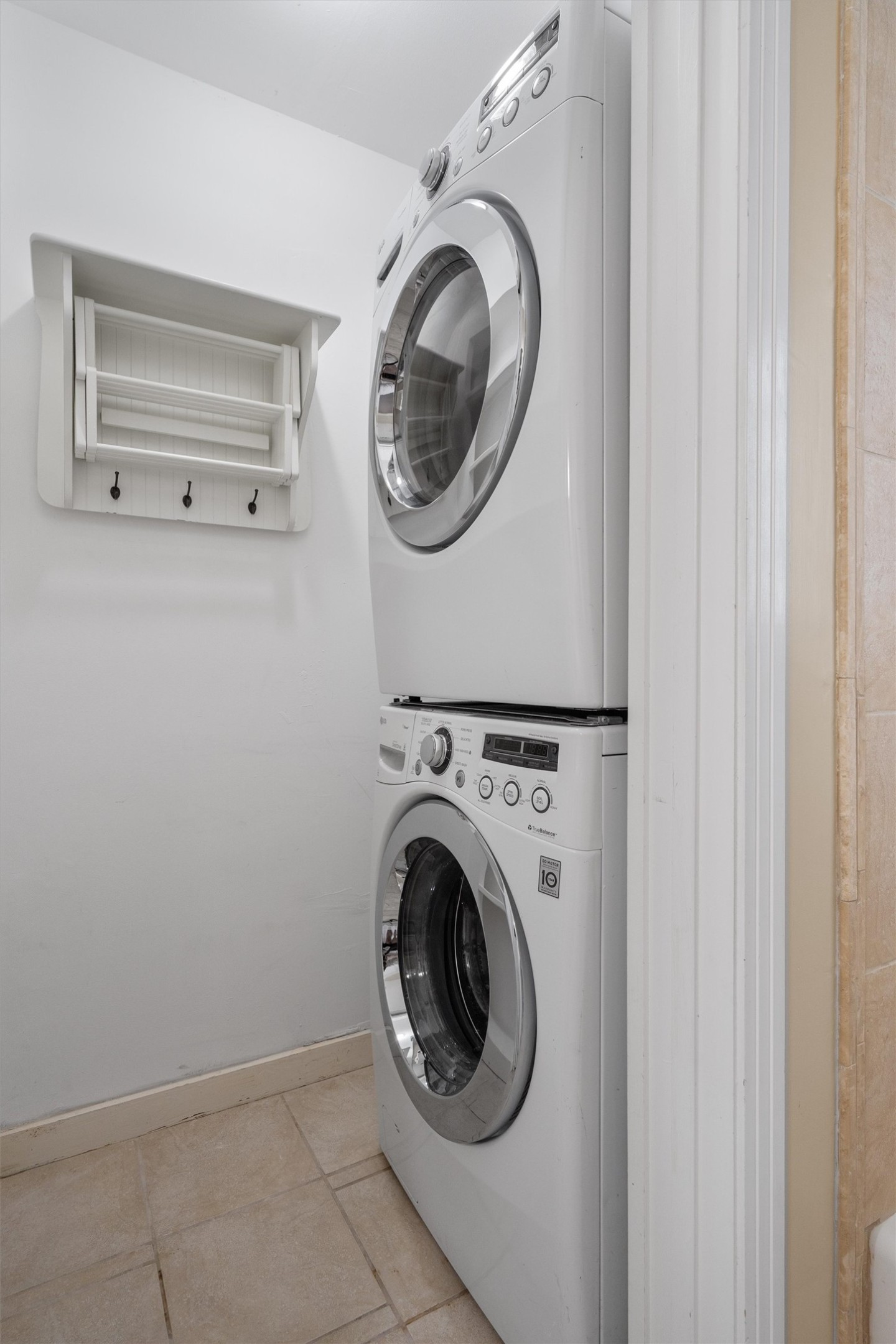 400 East Monroe Street Austin, TX 78704 - Photo 30 of 39 a utility room with dryer and washer