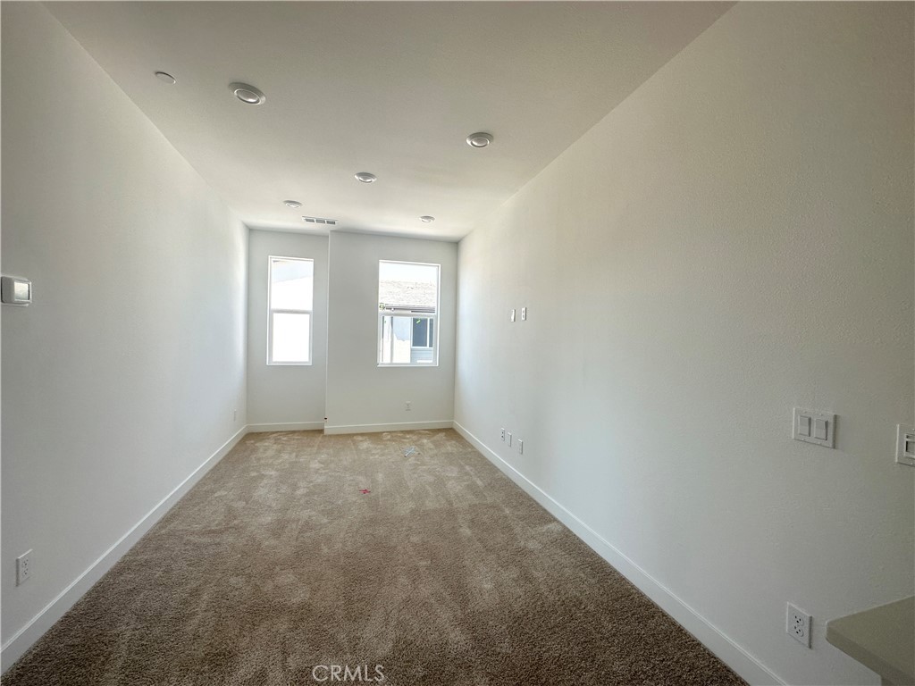 322 Tank Irvine, CA 92618 - Photo 34 of 43 an empty room with windows