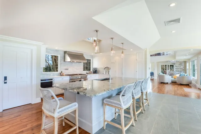 $12,250,000 | 71 Sand Point, Osterville, MA 02655