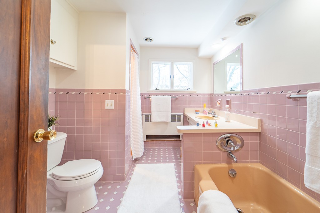 101 Thackery Road Brighton, NY 14610 - Photo 29 of 45 The family bath provides a full tub and separate s