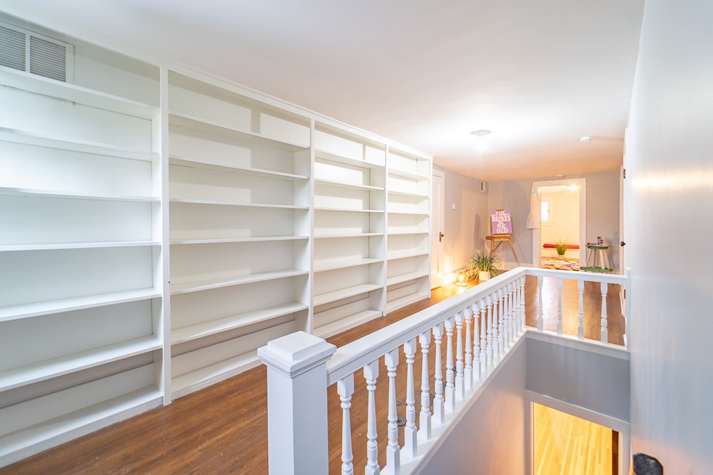 101 Thackery Road Brighton, NY 14610 - Photo 33 of 45 The expansive third-floor suite, complete with a w