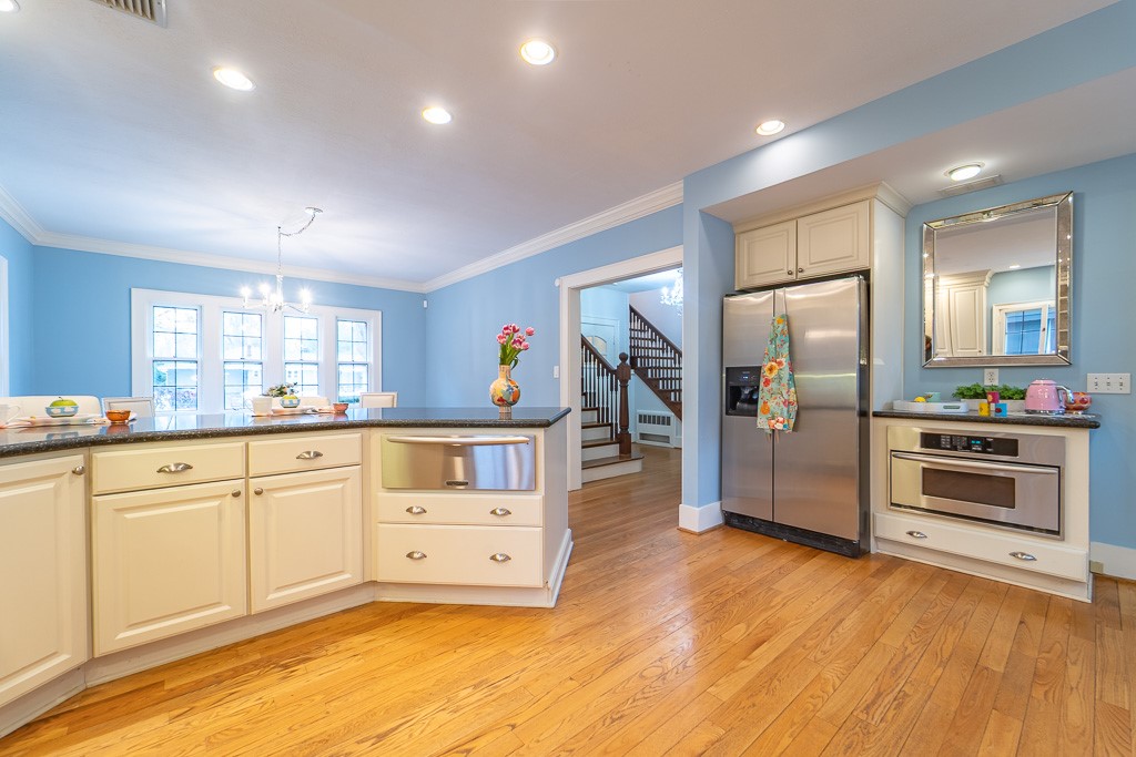 101 Thackery Road Brighton, NY 14610 - Photo 7 of 45 Features include built-in stainless steel warming