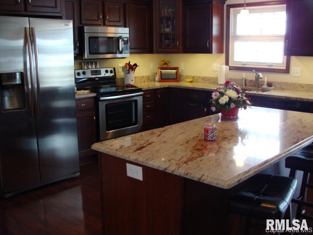 343 Butler Lane Chatham, IL 62629 - Photo 5 of 14 Gallery Image 5