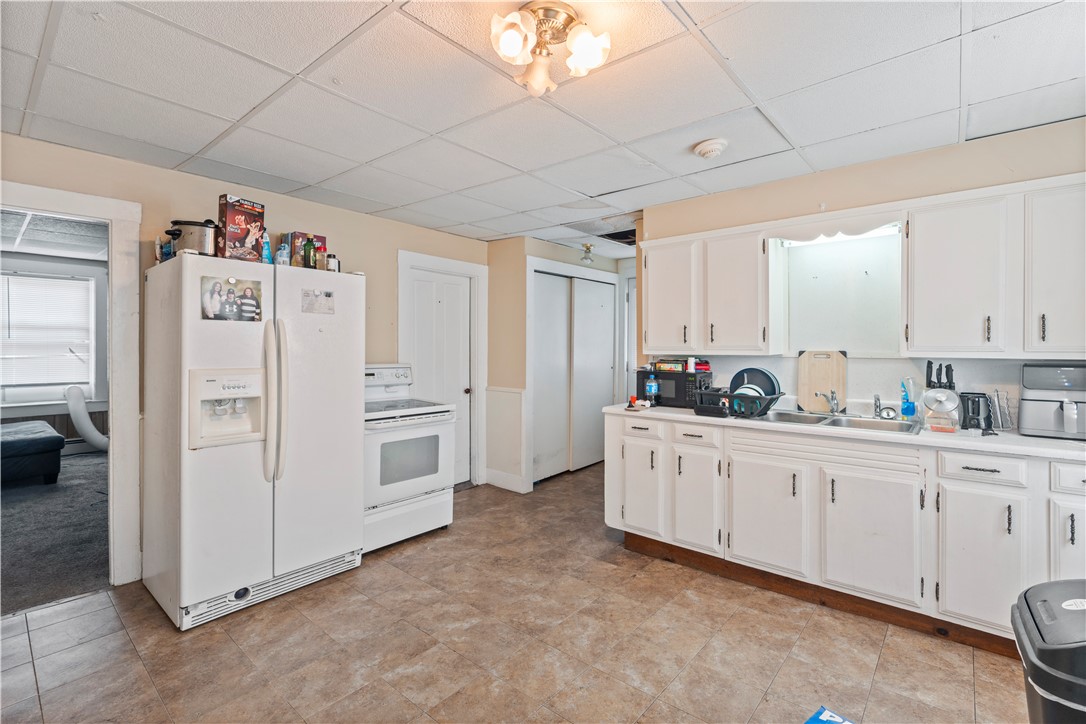 11 Central Street Burrillville, RI 02830 - Photo 4 of 26