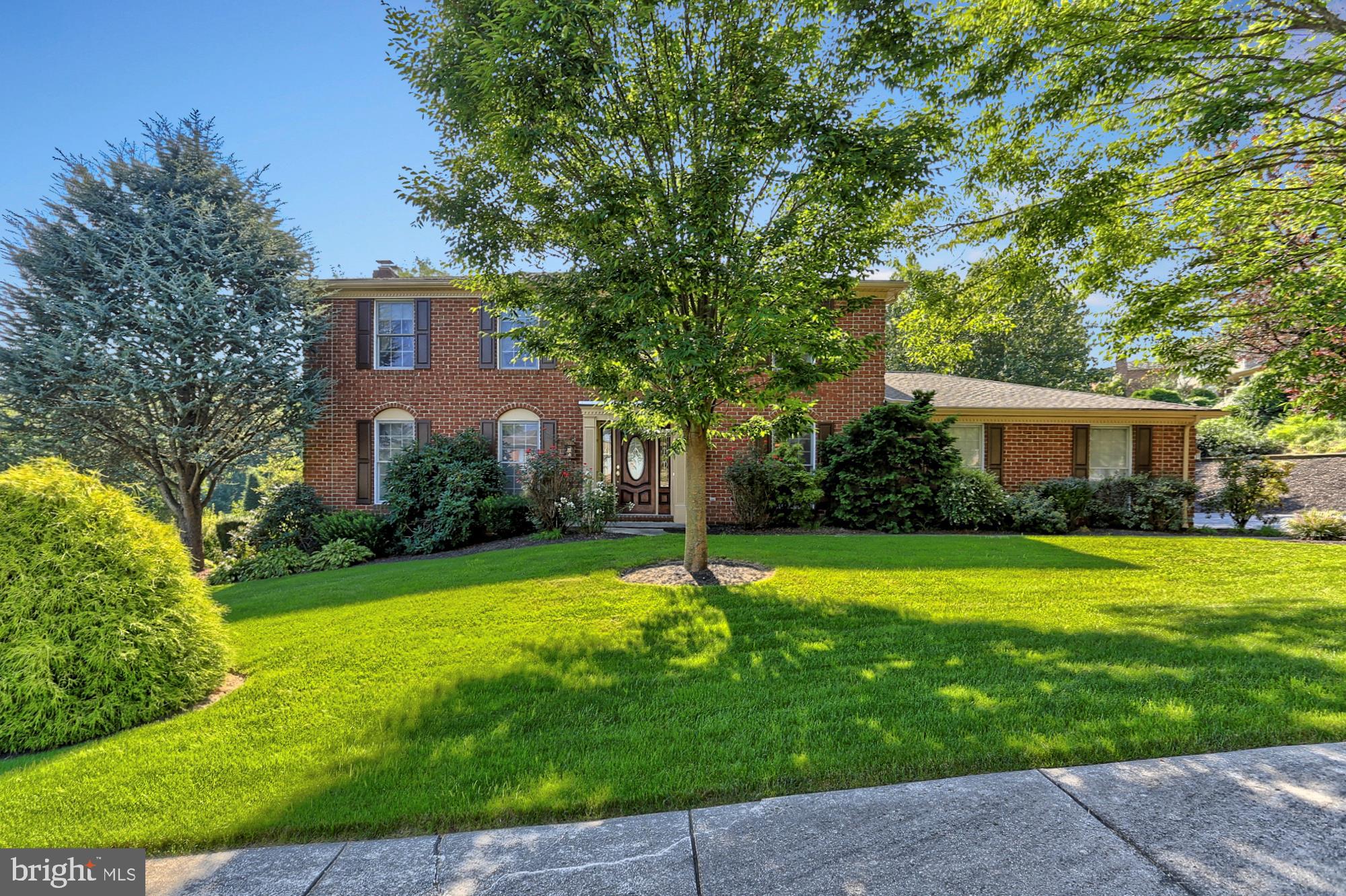 3561 Thunderhill Road York, PA 17402 - Photo 2 of 26 Gallery Image 2