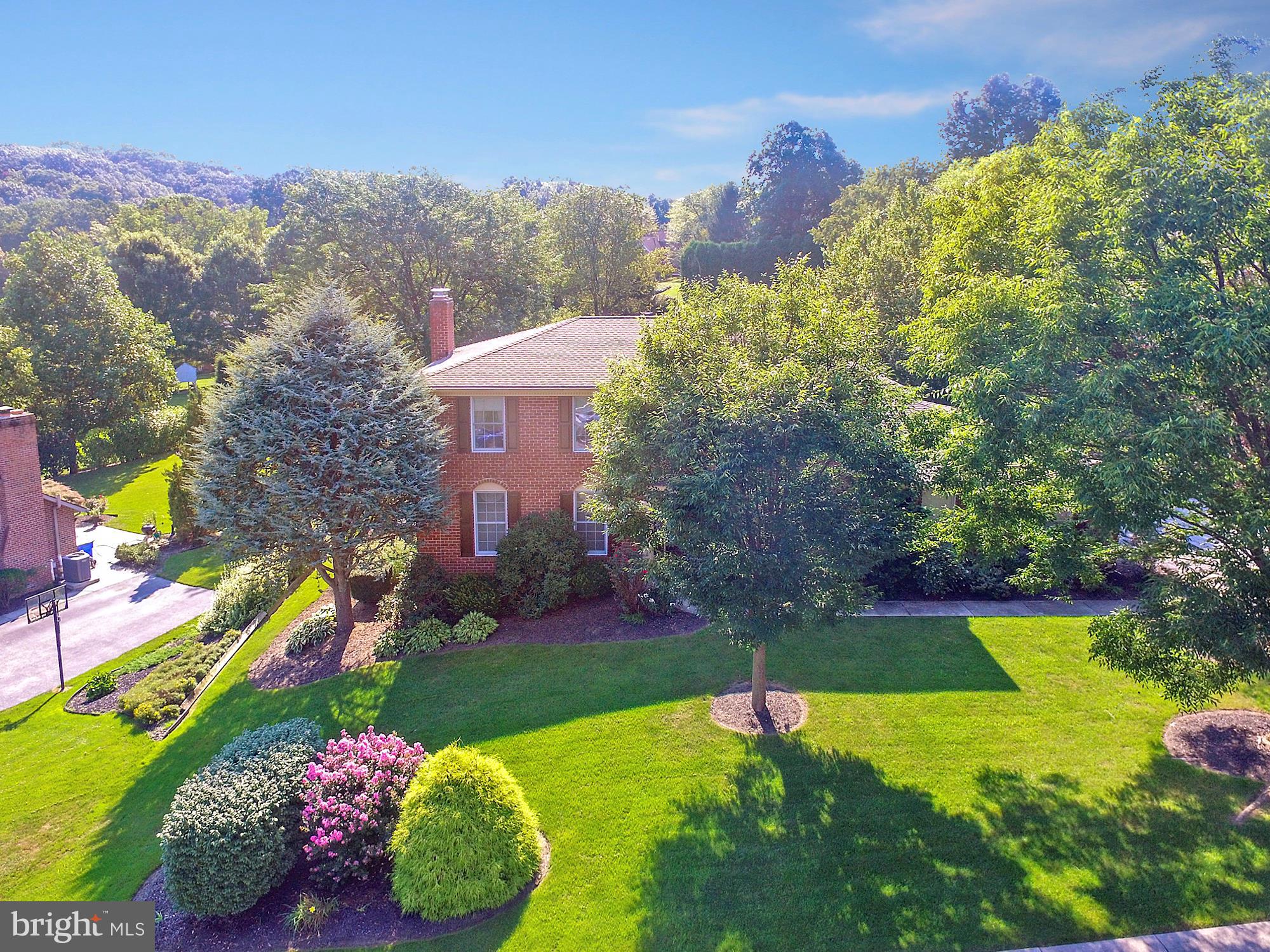 3561 Thunderhill Road York, PA 17402 - Photo 3 of 26 Gallery Image 3