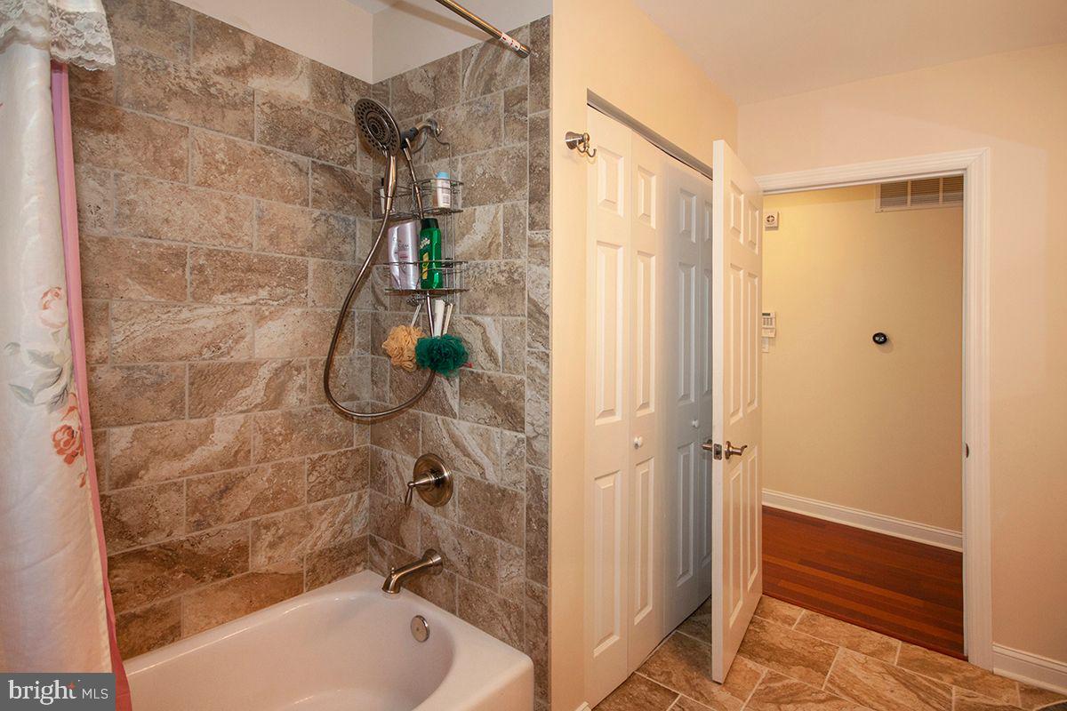 2932 Jackson Road Williamstown, NJ 08094 - Photo 32 of 38 Hall Bathroom