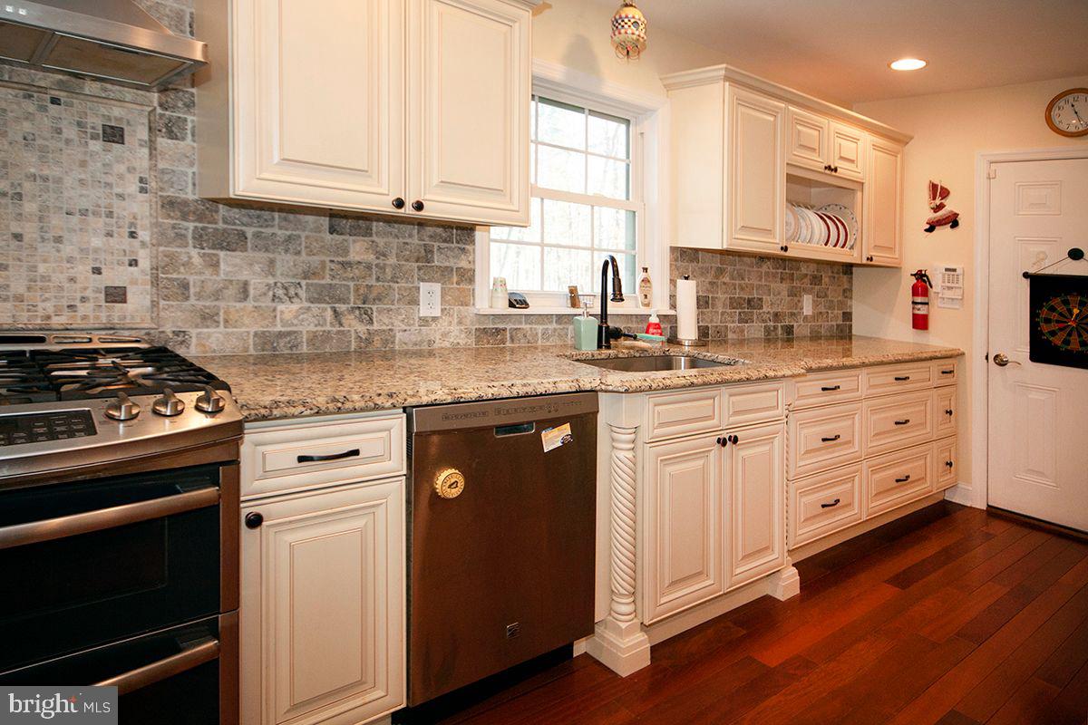 2932 Jackson Road Williamstown, NJ 08094 - Photo 8 of 38 Kitchen: Hardwood floors, Granite, Nice backsplash