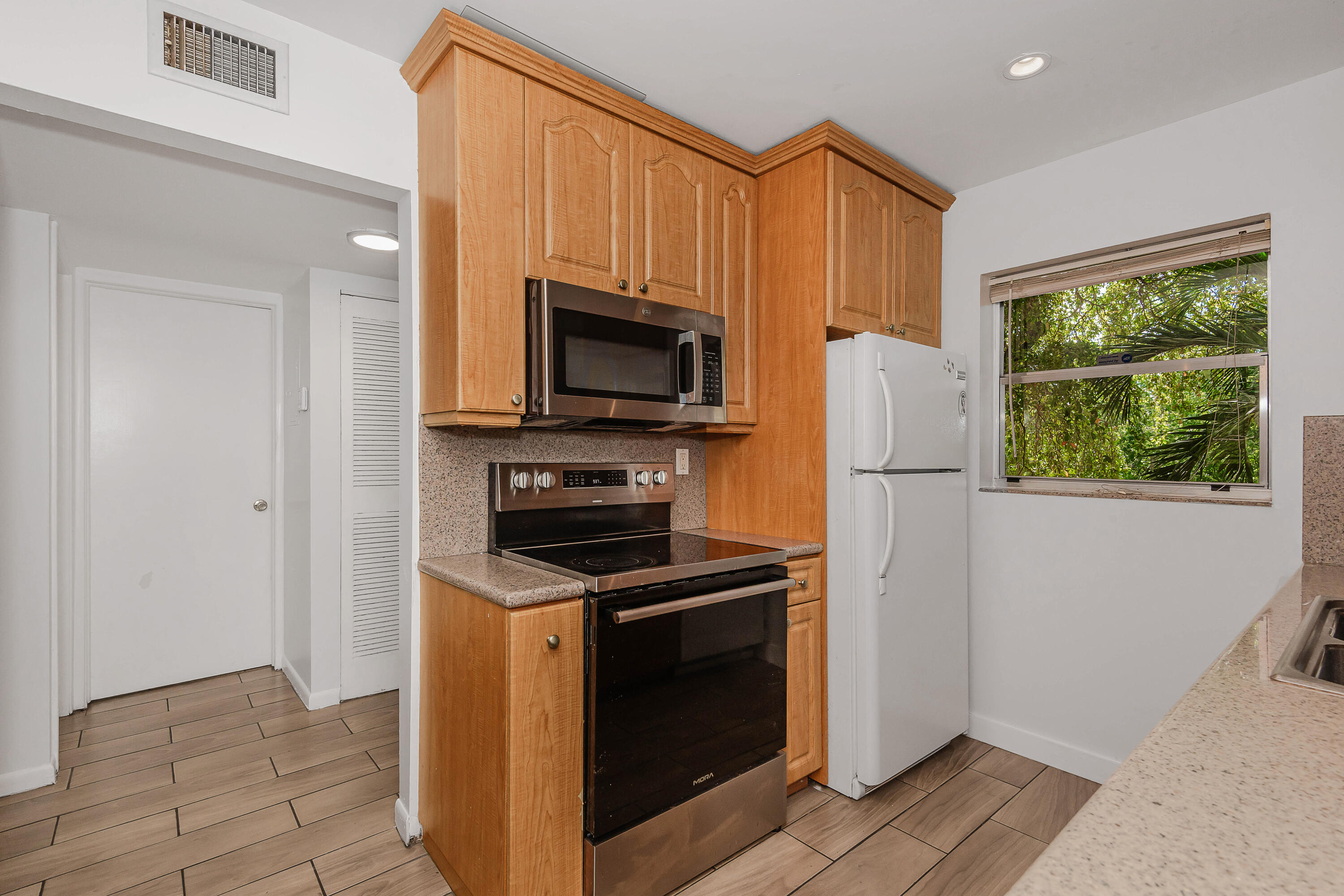 5790 Stirling Road, Unit 308 Hollywood, FL 33021 - Photo 6 of 16 0-12