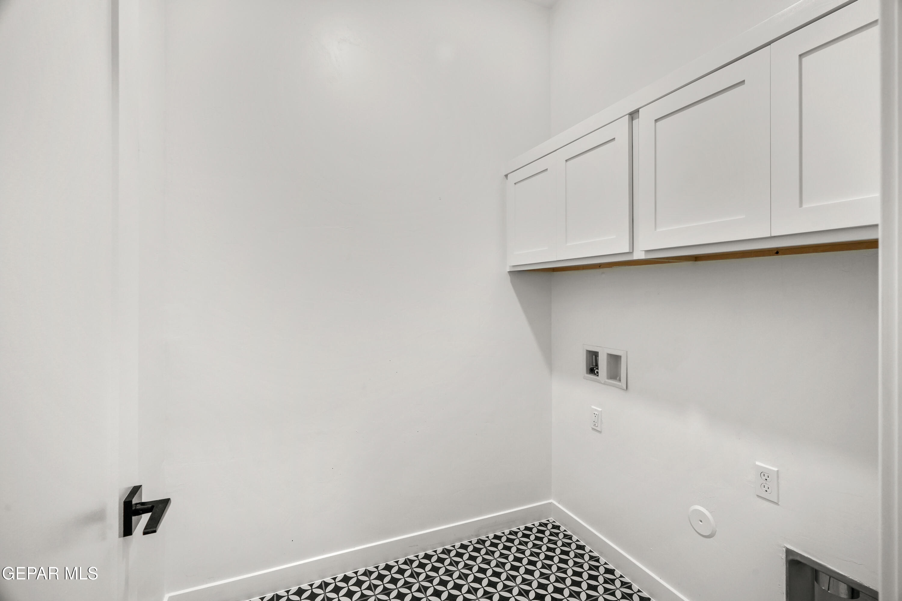 15225 Expectation El Paso, TX 79938 - Photo 36 of 38 a view of cabinets