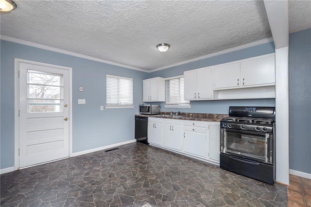 459 South Kenmore Road Indianapolis, IN 46219 - Photo 10 of 23 Gallery Image 10