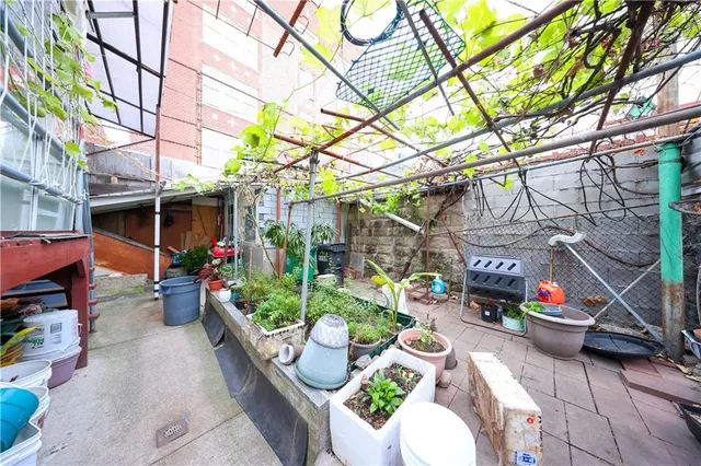 a view of a storage & utility room