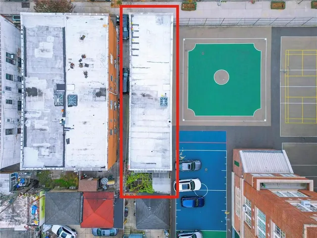 a picture of city view