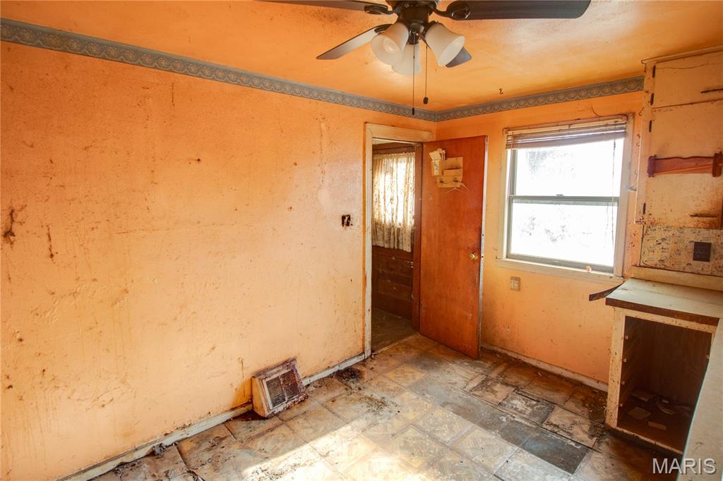 6421 Sunset Drive Godfrey, IL 62035 - Photo 10 of 25