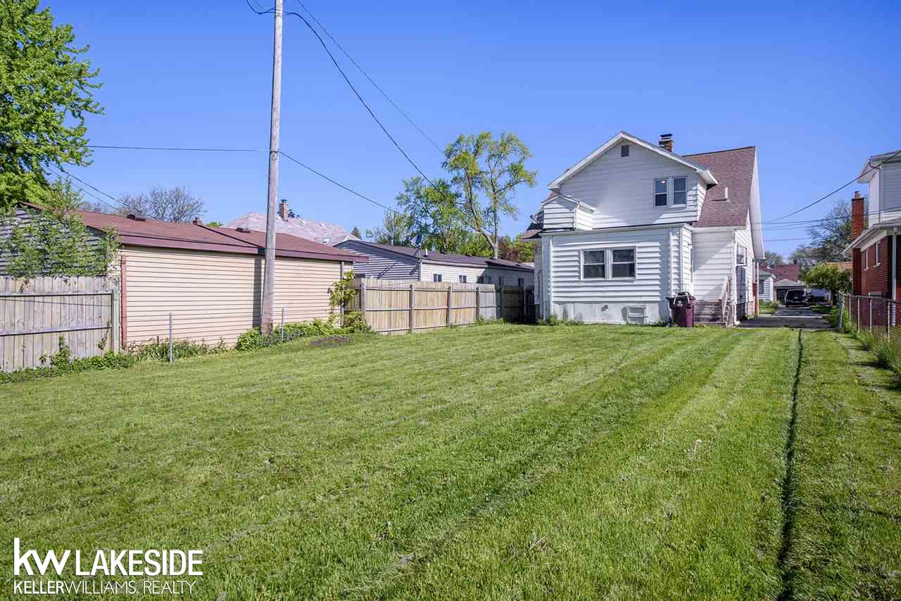 8166 Dale Center Line, MI 48015 - Photo 12 of 17 Back View