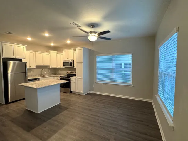 $1,600 | 1954 Evanston Avenue, Unit 604, Tallahassee, FL 32304