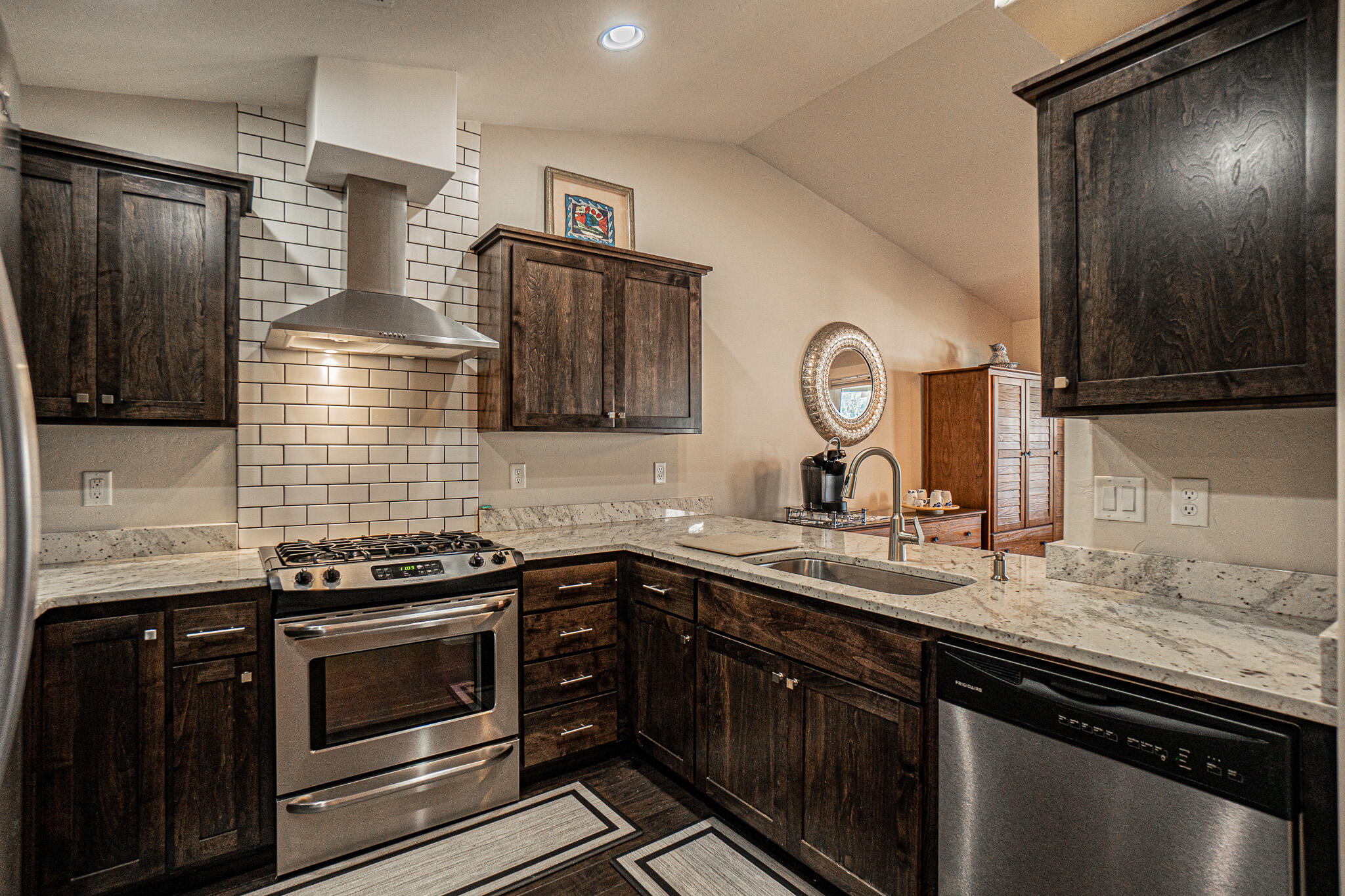 583 Plum Ridge Court Ashland, OR 97520 - Photo 11 of 22 DSC07981-HDR