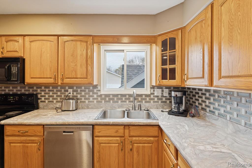 2058 Belsay Road Burton, MI 48519 - Photo 16 of 51 Gallery Image 16