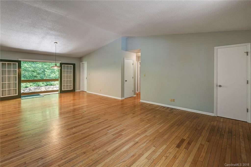 15 Spring Cove Road Asheville, NC 28804 - Photo 4 of 24 Gallery Image 4