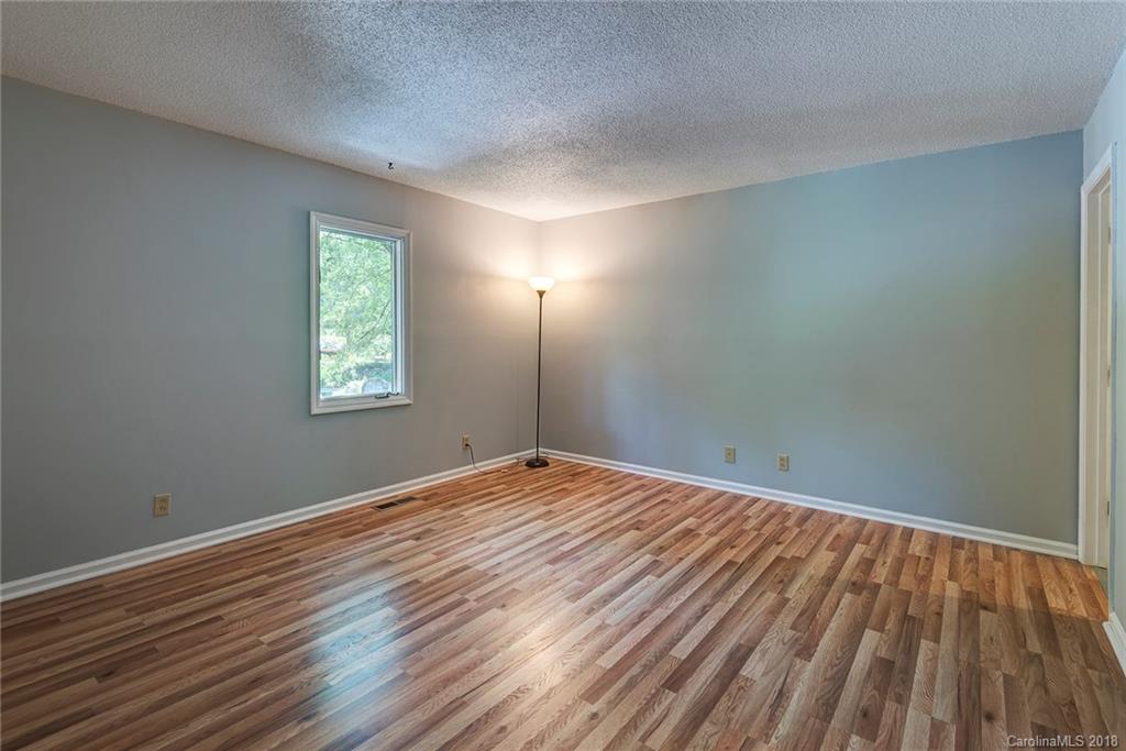 15 Spring Cove Road Asheville, NC 28804 - Photo 9 of 24 Gallery Image 9