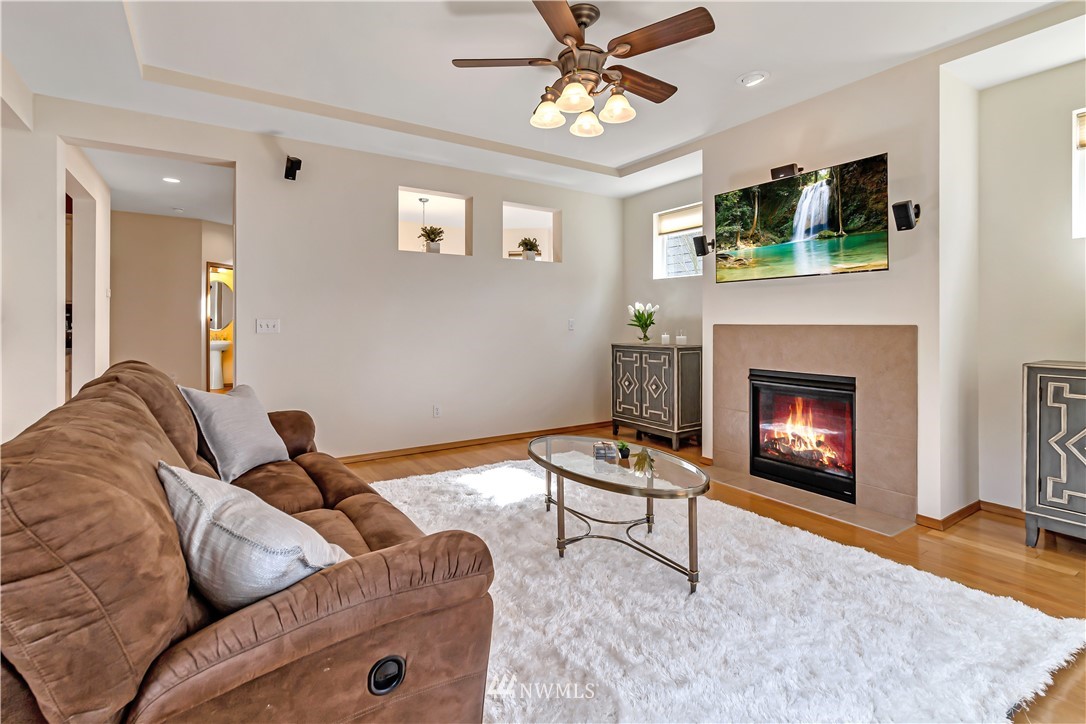 3425 172nd Place Southeast Bothell, WA 98012 - Photo 4 of 29 Gallery Image 4