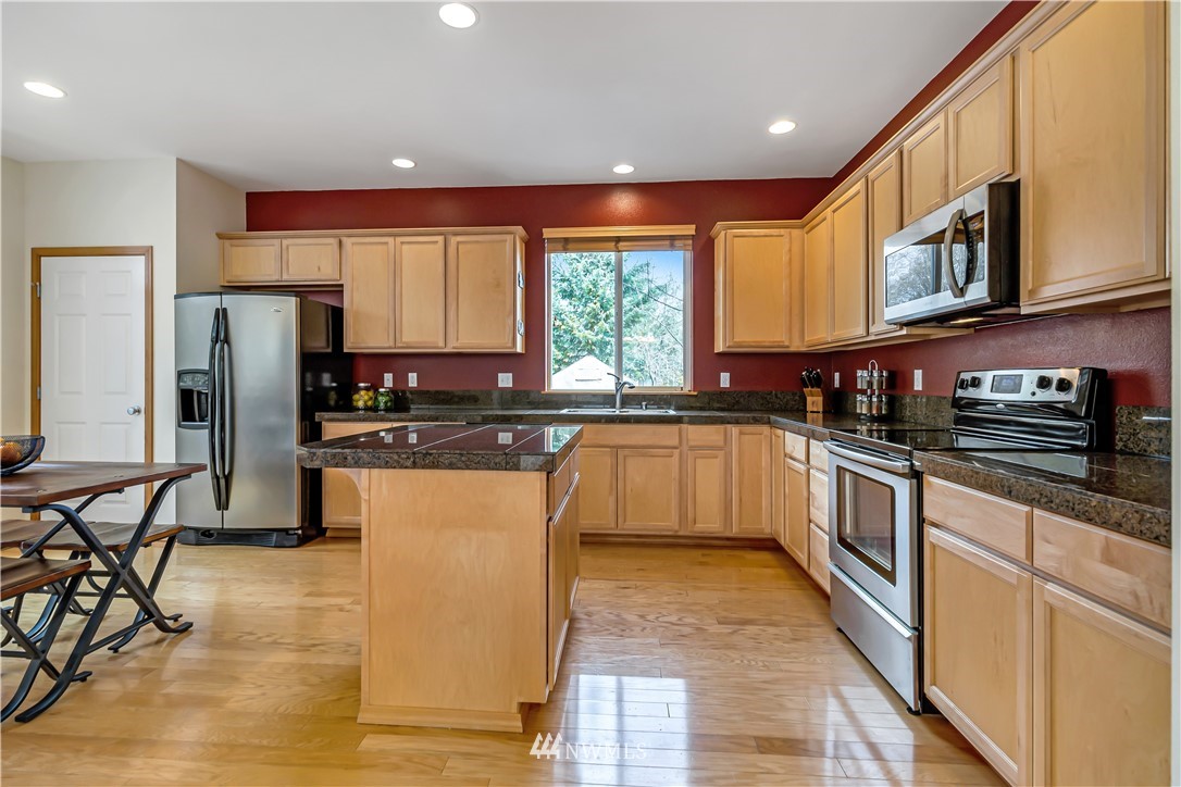 3425 172nd Place Southeast Bothell, WA 98012 - Photo 7 of 29 Gallery Image 7